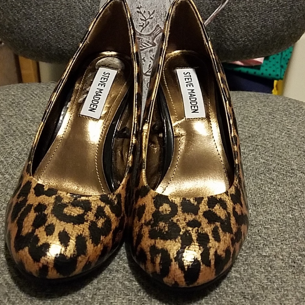 Shoes - Picture 2 of 5